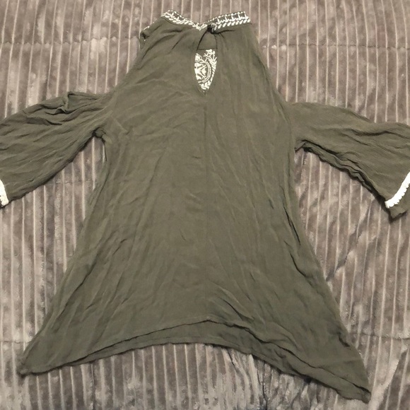 Olive open shoulder long sleeve - Picture 2 of 3